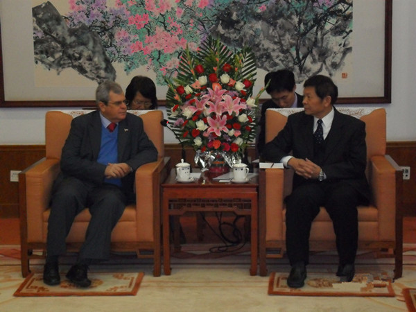 中國經(jīng)濟(jì)體制改革基金會宋曉梧會長接見古巴國務(wù)委員會執(zhí)行秘書                                                                