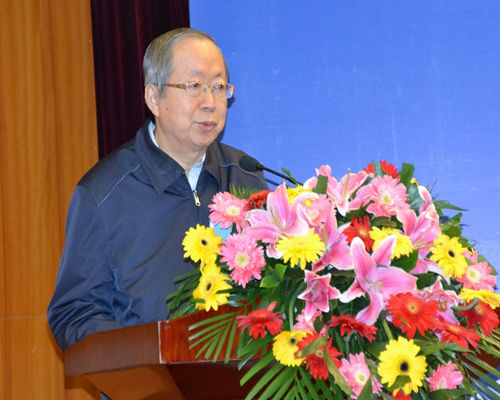 中國(guó)經(jīng)濟(jì)體制改革基金會(huì)彭森：當(dāng)前宏觀(guān)形勢(shì)和面臨任務(wù)                                                                        